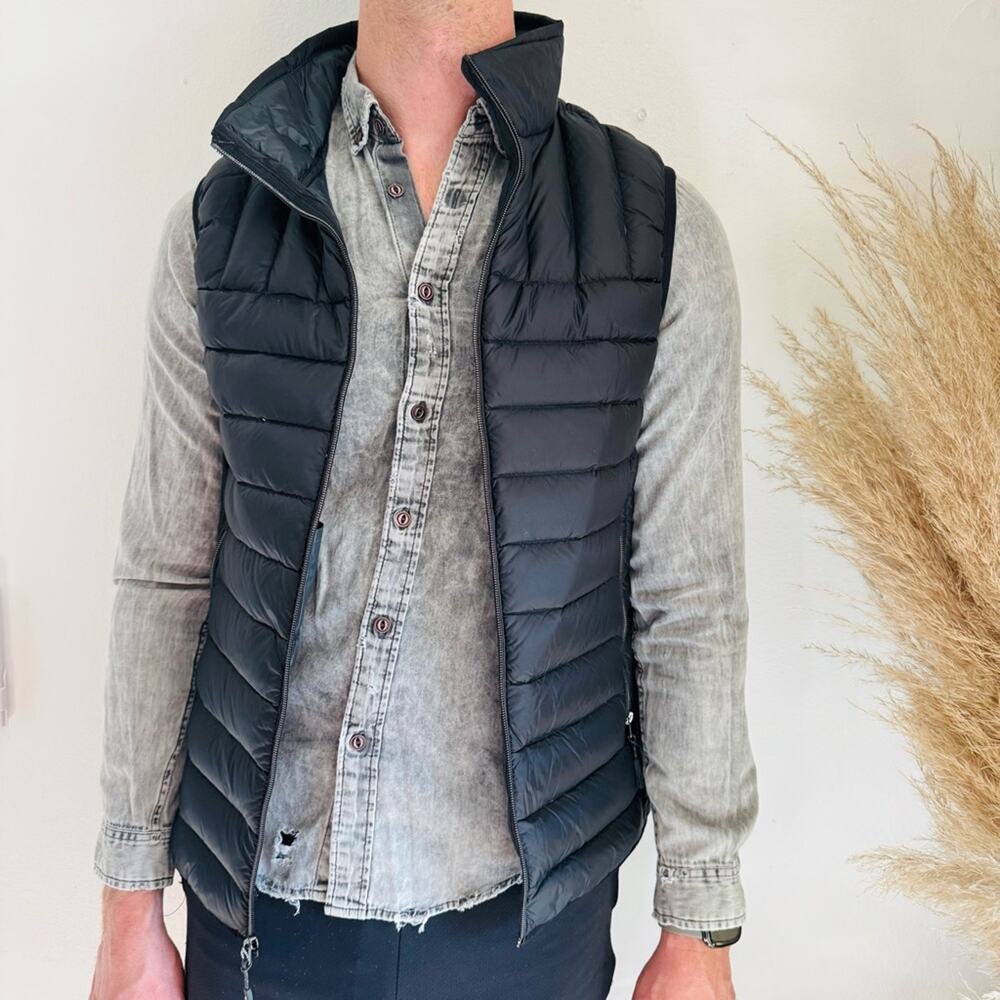 MENS TUMI PAX Black Channel Puffer Down Vest $195 Travel Jacket Pillow Pouch